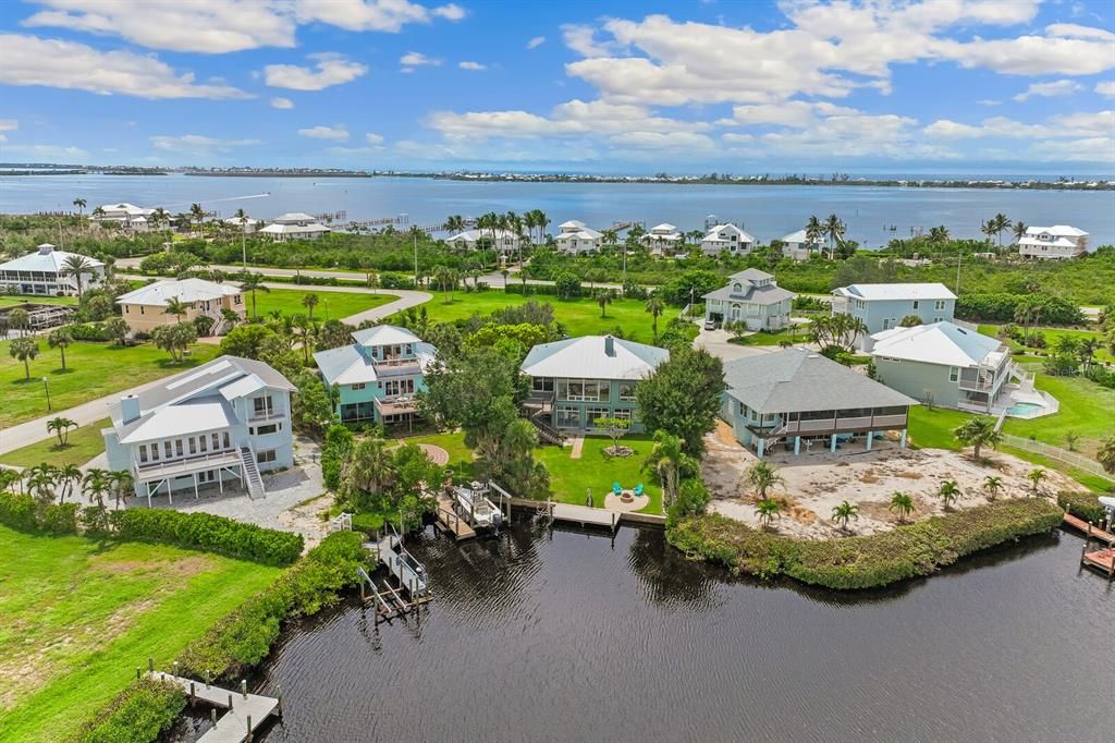 待售: $980,000 (3 贝兹, 2 浴室, 2440 平方英尺)