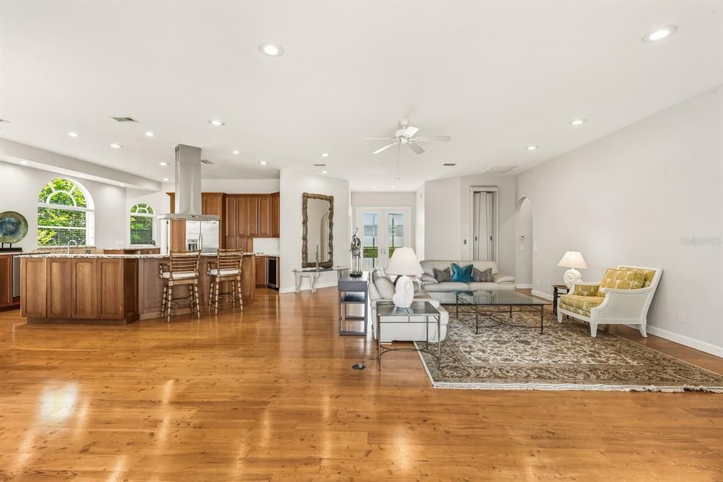 待售: $980,000 (3 贝兹, 2 浴室, 2440 平方英尺)