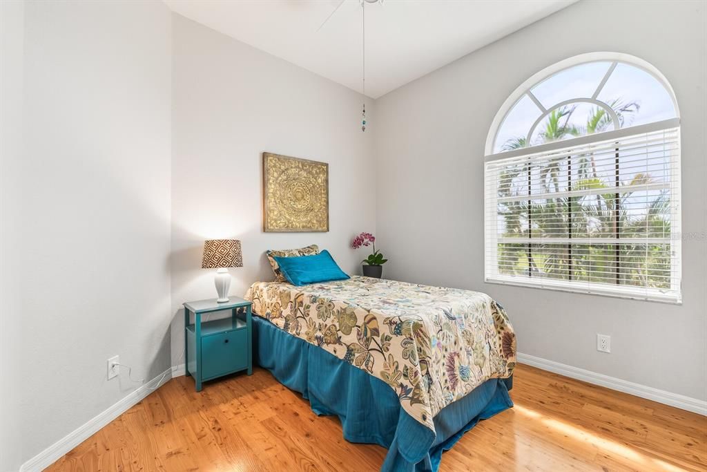 待售: $980,000 (3 贝兹, 2 浴室, 2440 平方英尺)