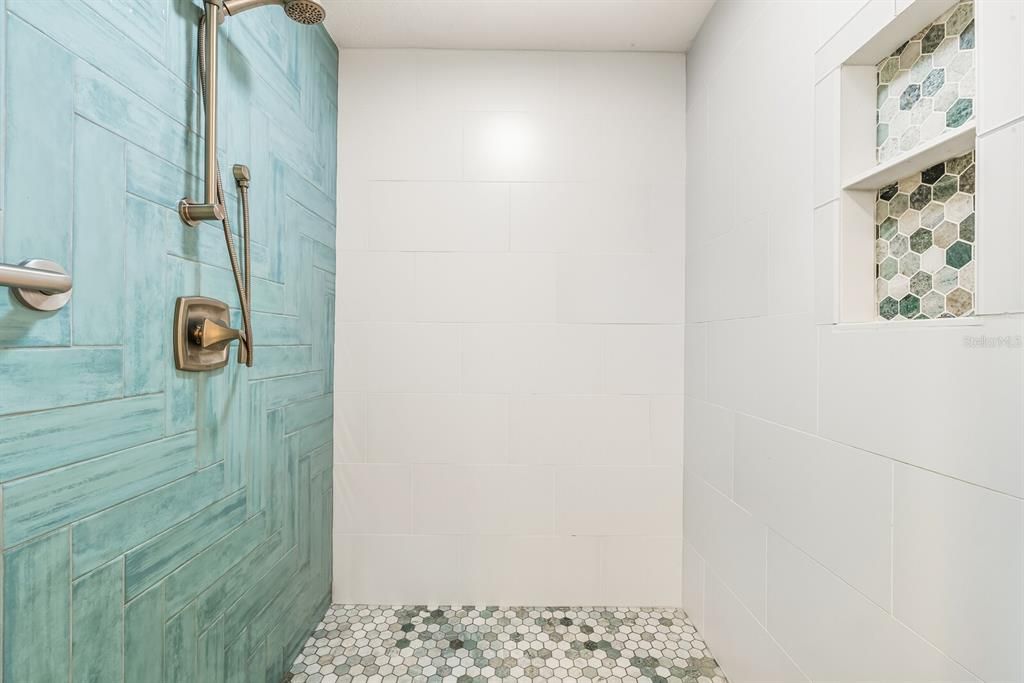 待售: $980,000 (3 贝兹, 2 浴室, 2440 平方英尺)