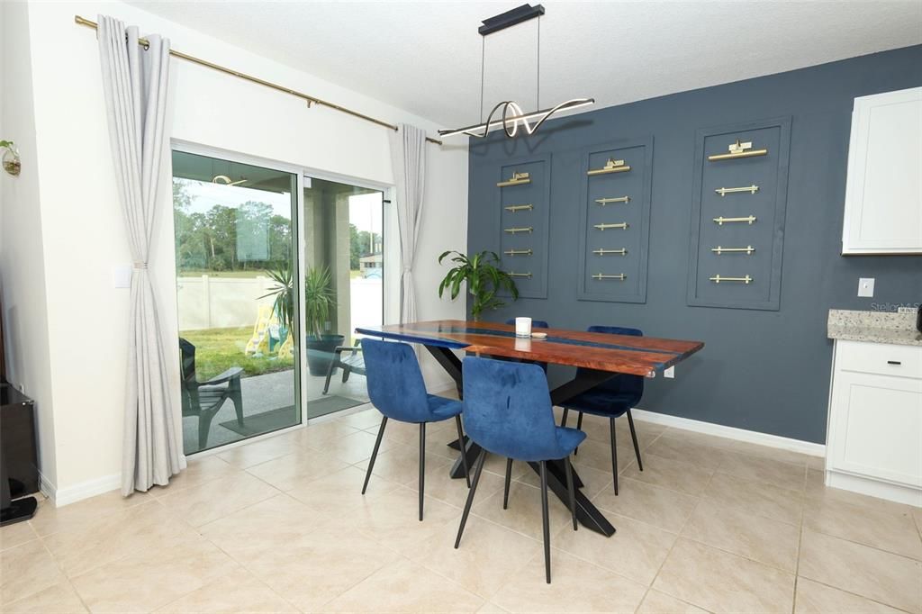 出租: $2,650 (4 贝兹, 2 浴室, 1828 平方英尺)