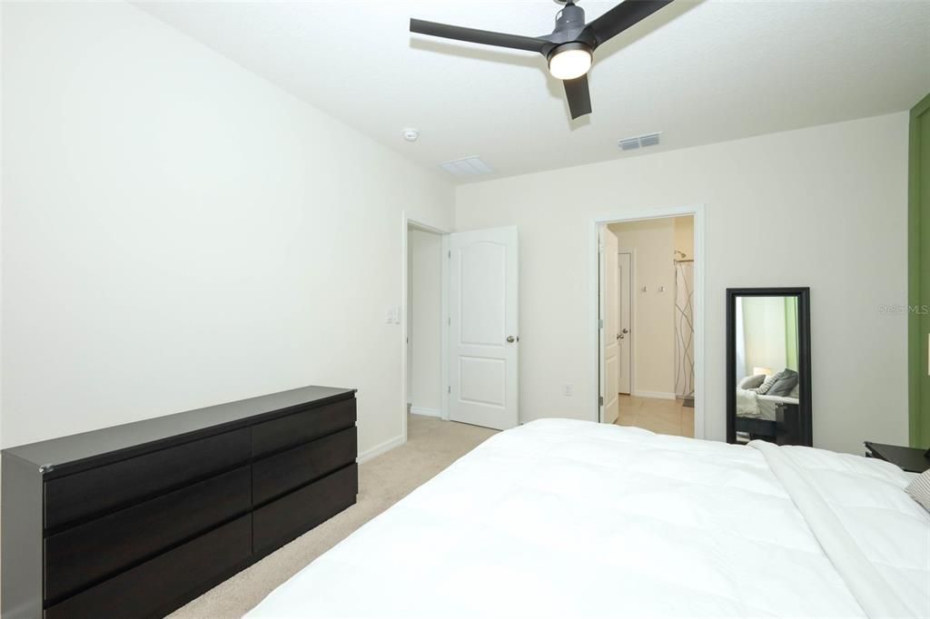 出租: $2,650 (4 贝兹, 2 浴室, 1828 平方英尺)