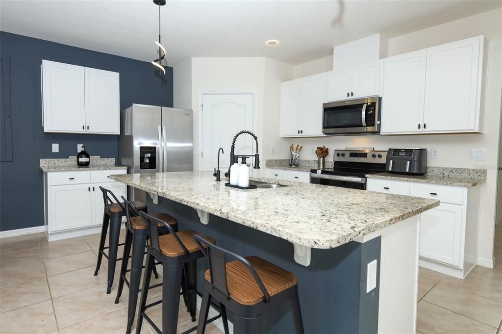 出租: $2,650 (4 贝兹, 2 浴室, 1828 平方英尺)