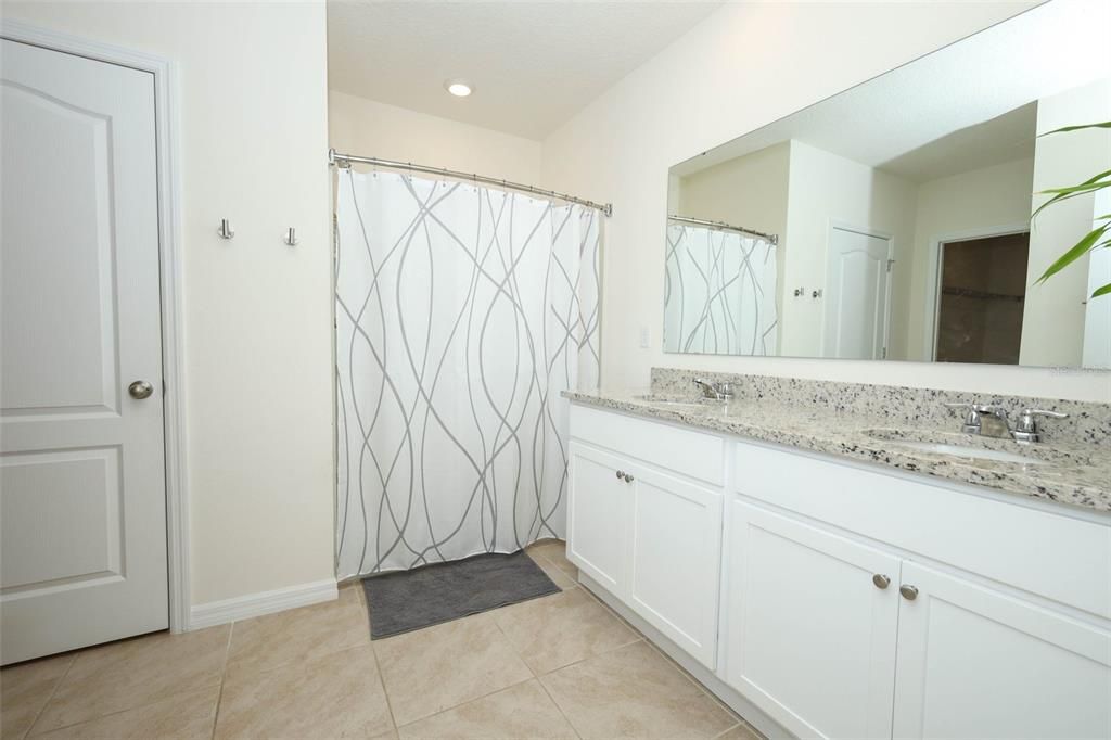 出租: $2,650 (4 贝兹, 2 浴室, 1828 平方英尺)