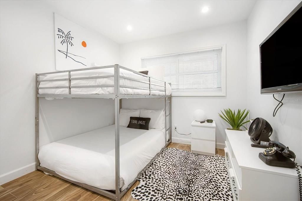 待售: $2,690,000 (4 贝兹, 3 浴室, 2153 平方英尺)