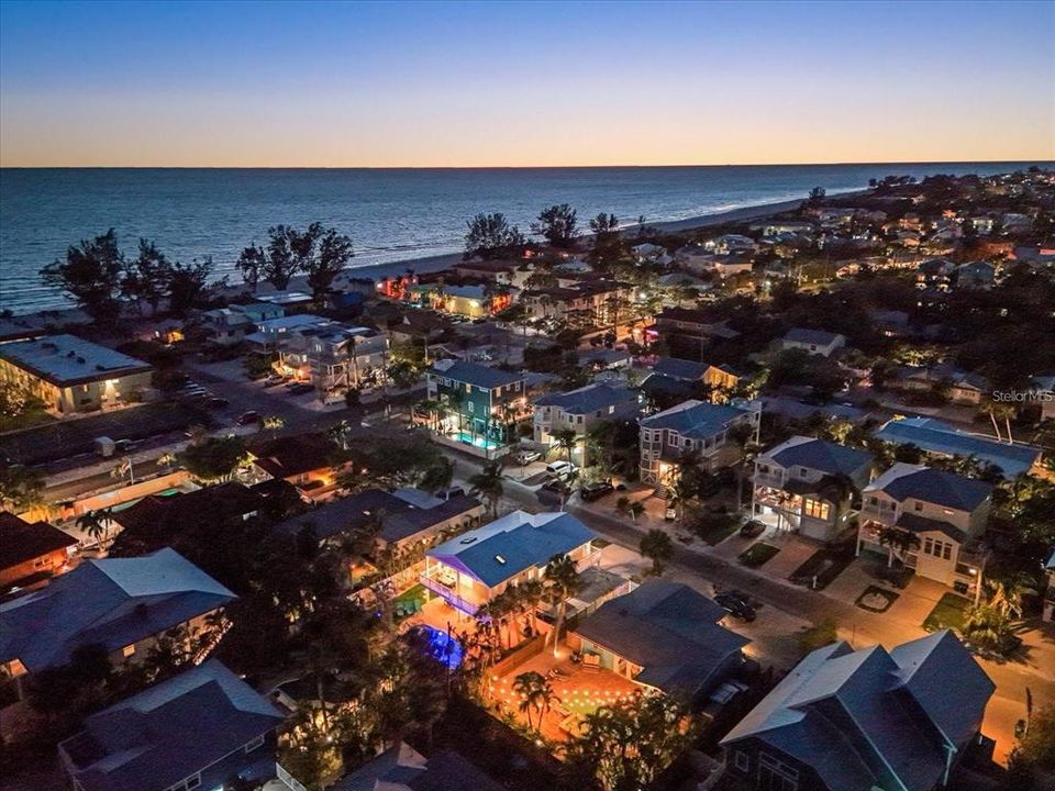 待售: $2,690,000 (4 贝兹, 3 浴室, 2153 平方英尺)