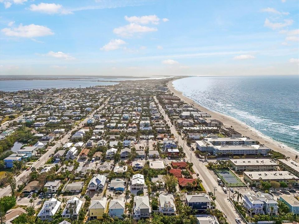 待售: $2,690,000 (4 贝兹, 3 浴室, 2153 平方英尺)