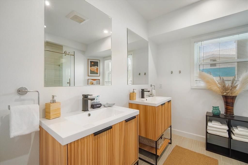 待售: $2,690,000 (4 贝兹, 3 浴室, 2153 平方英尺)