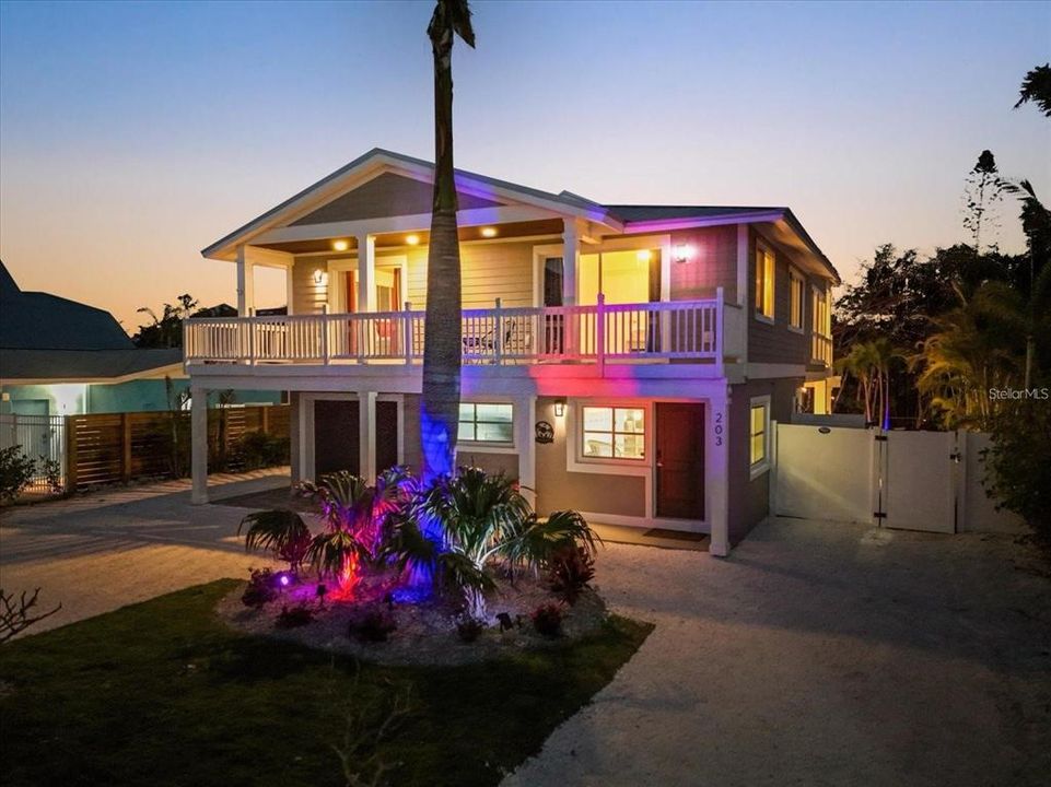 待售: $2,690,000 (4 贝兹, 3 浴室, 2153 平方英尺)