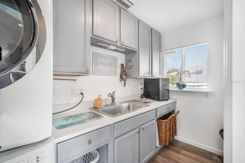 待售: $2,690,000 (4 贝兹, 3 浴室, 2153 平方英尺)