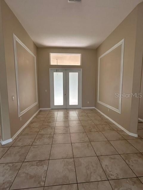 出租: $3,450 (4 贝兹, 3 浴室, 2819 平方英尺)