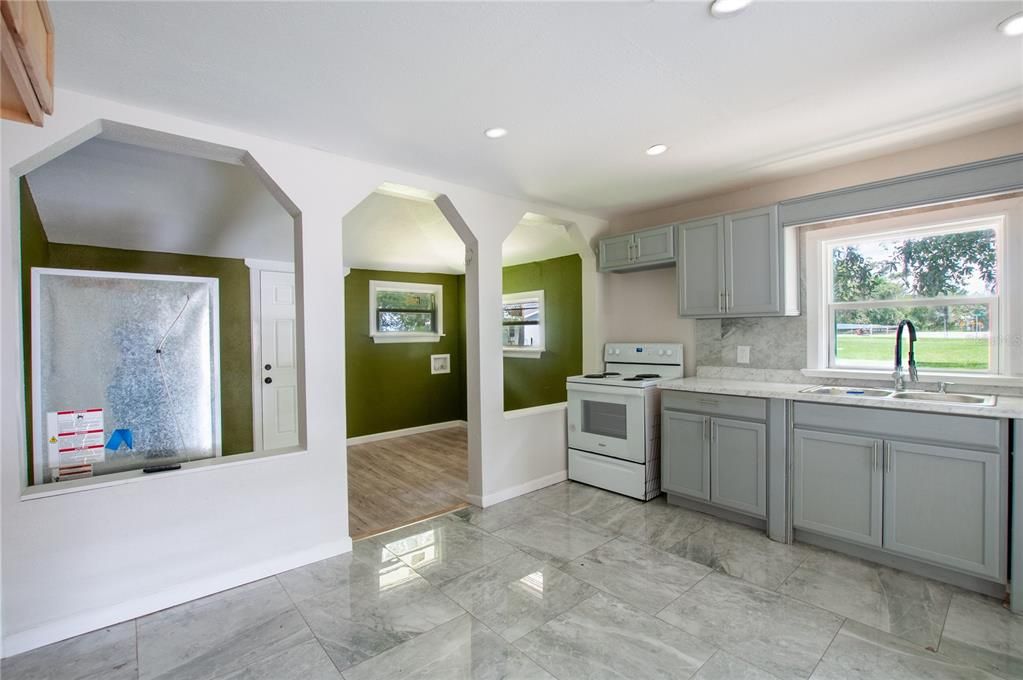 En Venta: $215,000 (2 camas, 2 baños, 900 Pies cuadrados)