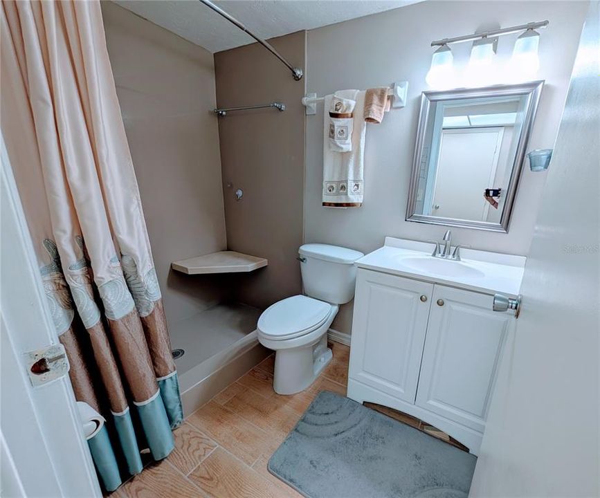 Active With Contract: $134,900 (2 beds, 2 baths, 1144 Square Feet)