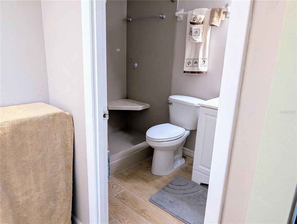 Active With Contract: $134,900 (2 beds, 2 baths, 1144 Square Feet)