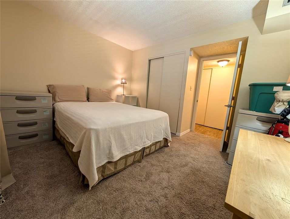 Active With Contract: $134,900 (2 beds, 2 baths, 1144 Square Feet)