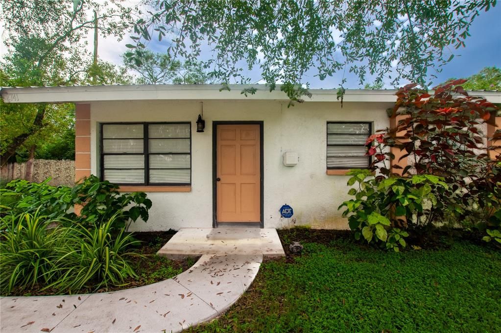 Recently Sold: $220,000 (3 beds, 1 baths, 864 Square Feet)