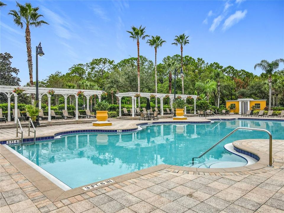 Active With Contract: $190,000 (1 beds, 1 baths, 782 Square Feet)