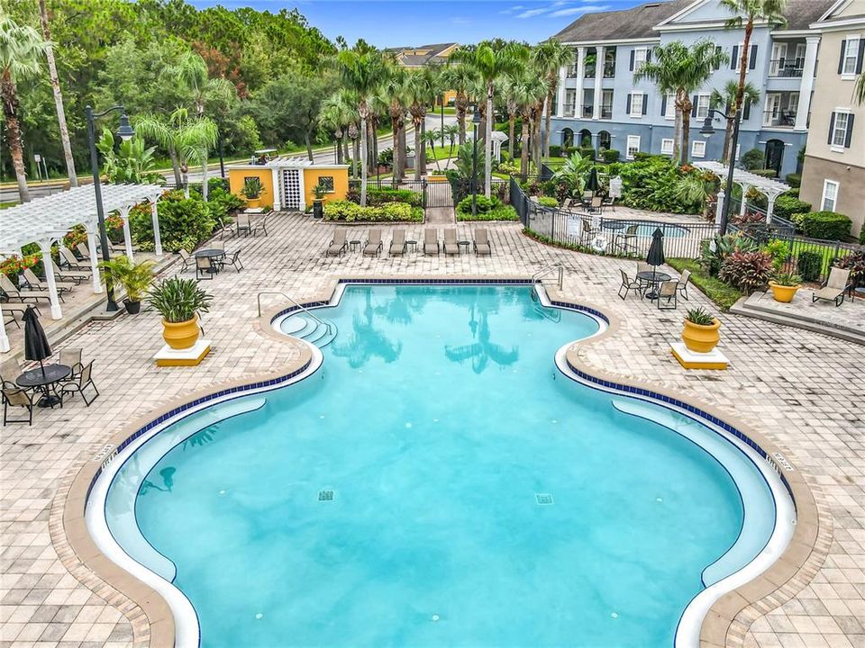 Active With Contract: $190,000 (1 beds, 1 baths, 782 Square Feet)