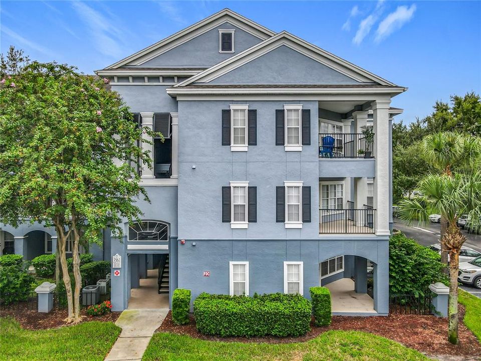 Active With Contract: $190,000 (1 beds, 1 baths, 782 Square Feet)