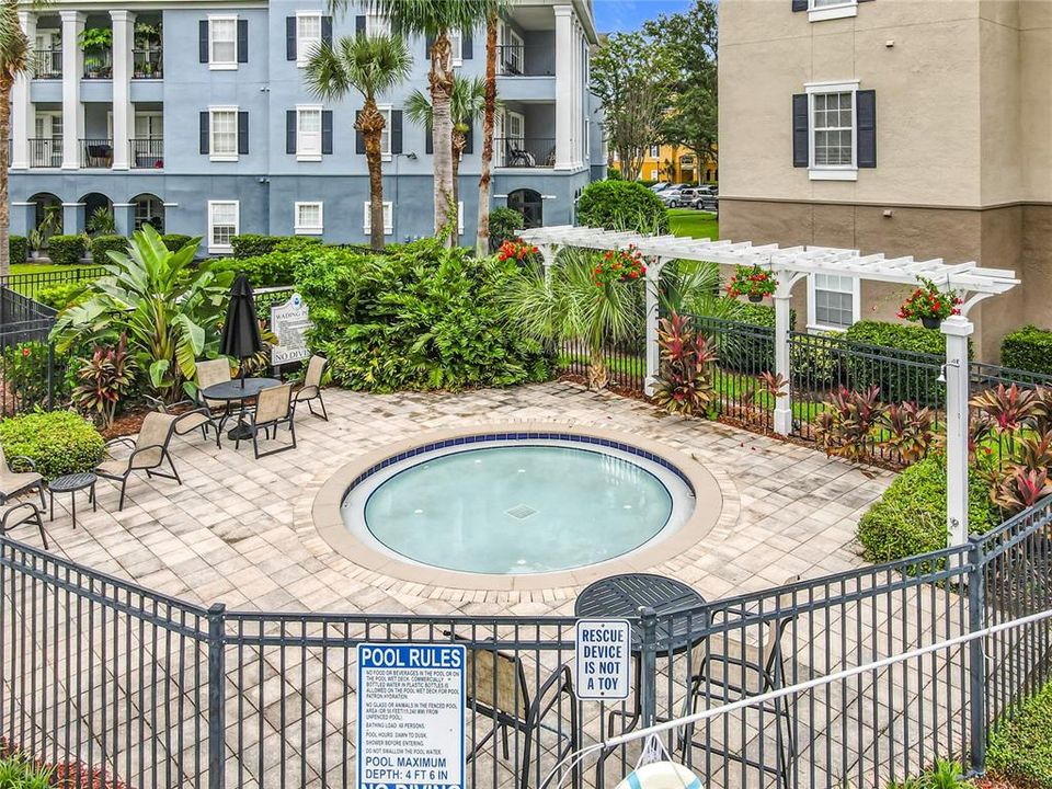 Active With Contract: $190,000 (1 beds, 1 baths, 782 Square Feet)