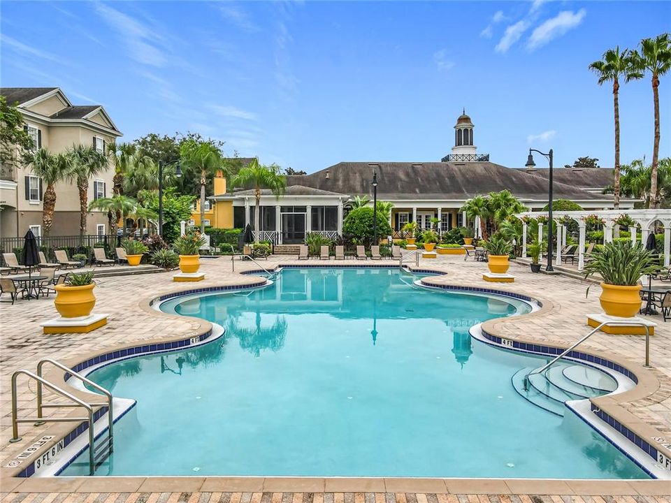 Active With Contract: $190,000 (1 beds, 1 baths, 782 Square Feet)