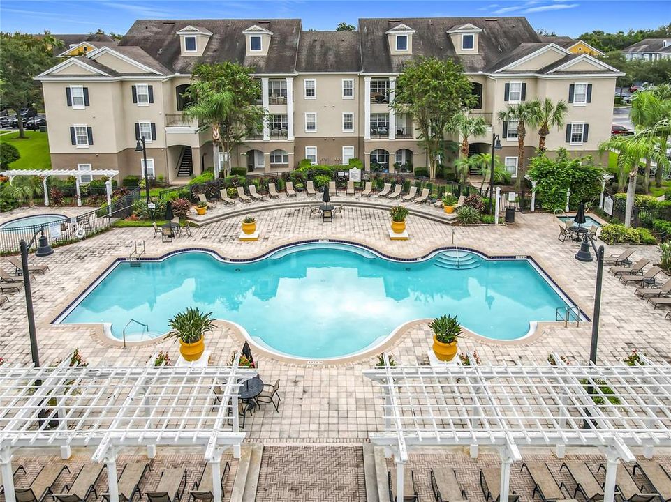 Active With Contract: $190,000 (1 beds, 1 baths, 782 Square Feet)