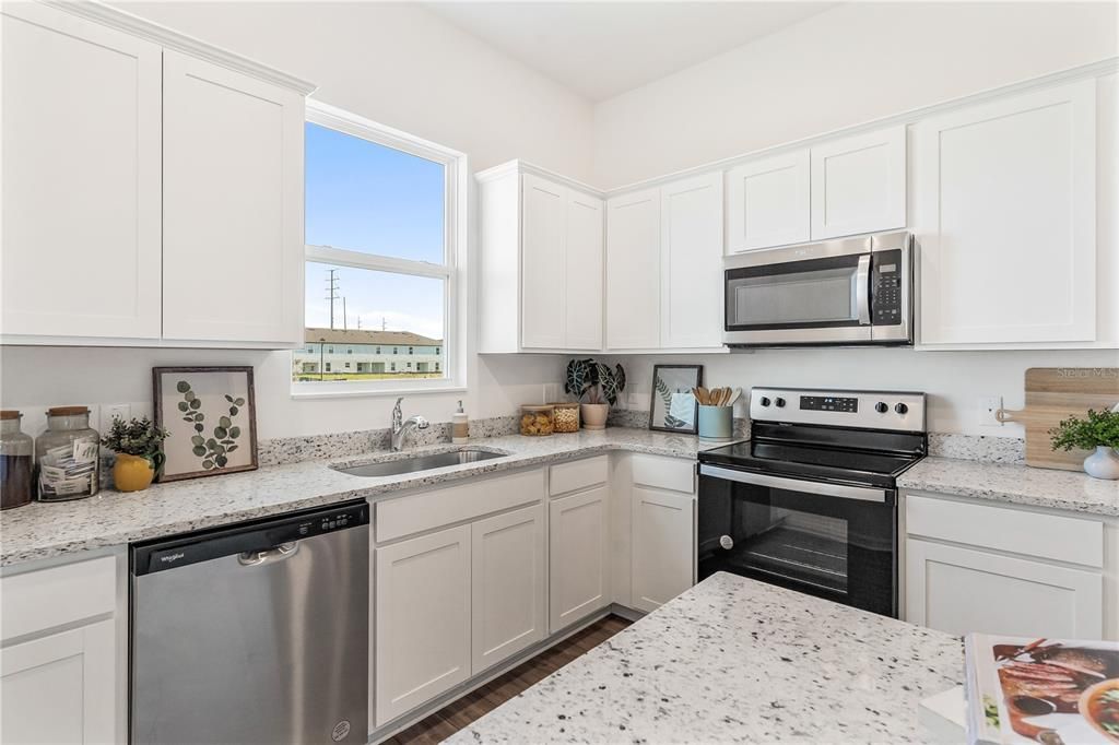 待售: $235,900 (3 贝兹, 2 浴室, 1731 平方英尺)