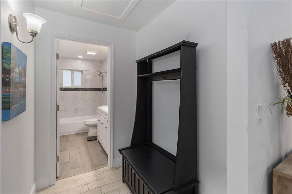 待售: $379,000 (5 贝兹, 2 浴室, 2072 平方英尺)