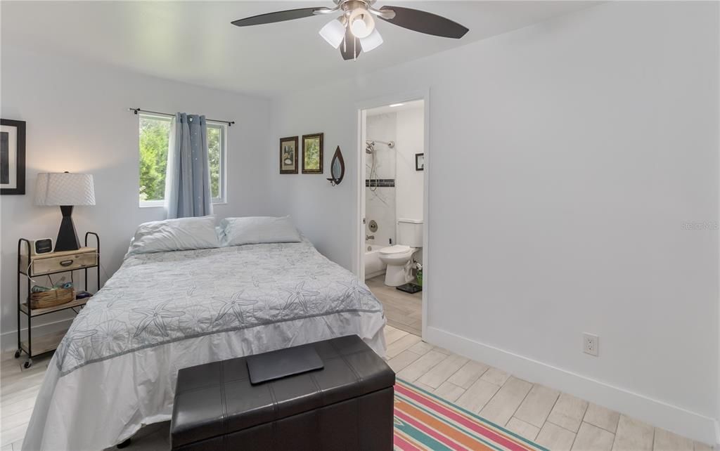 待售: $379,000 (5 贝兹, 2 浴室, 2072 平方英尺)