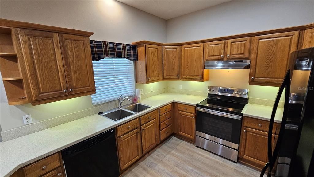 На продажу: $719,900 (3 спален, 2 ванн, 2491 Квадратных фут)