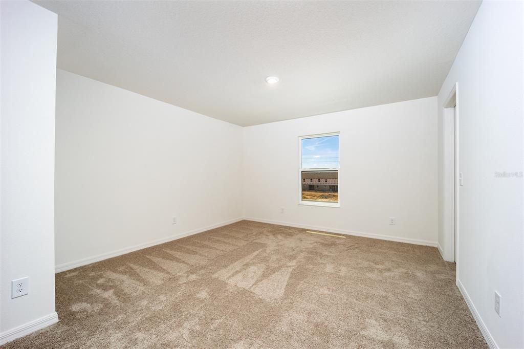 Active With Contract: $244,900 (3 beds, 2 baths, 1817 Square Feet)