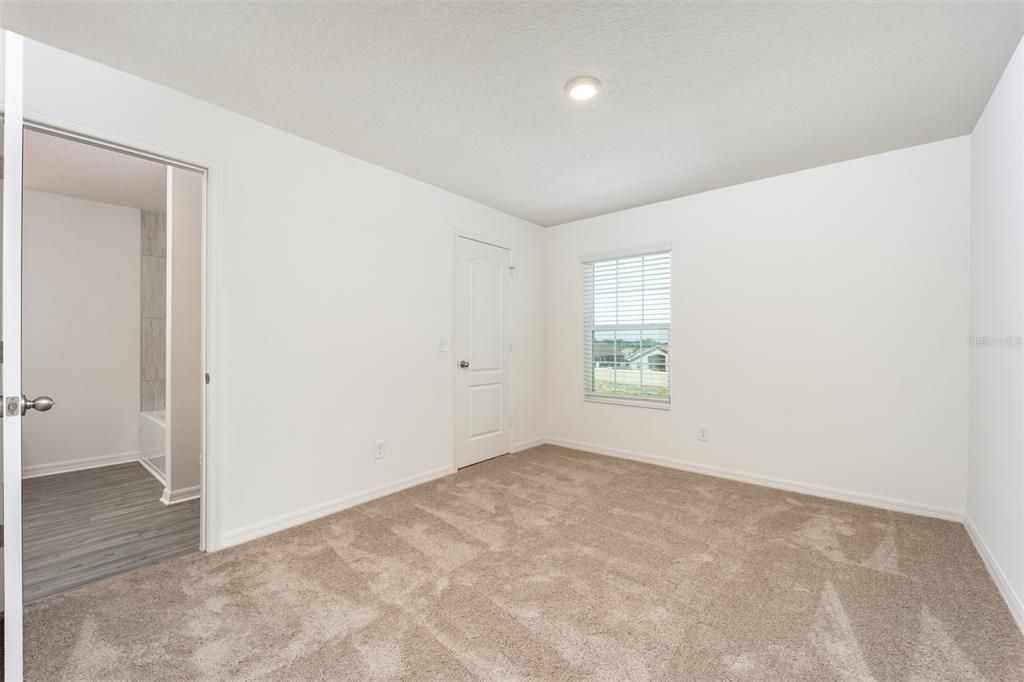 Active With Contract: $244,900 (3 beds, 2 baths, 1817 Square Feet)
