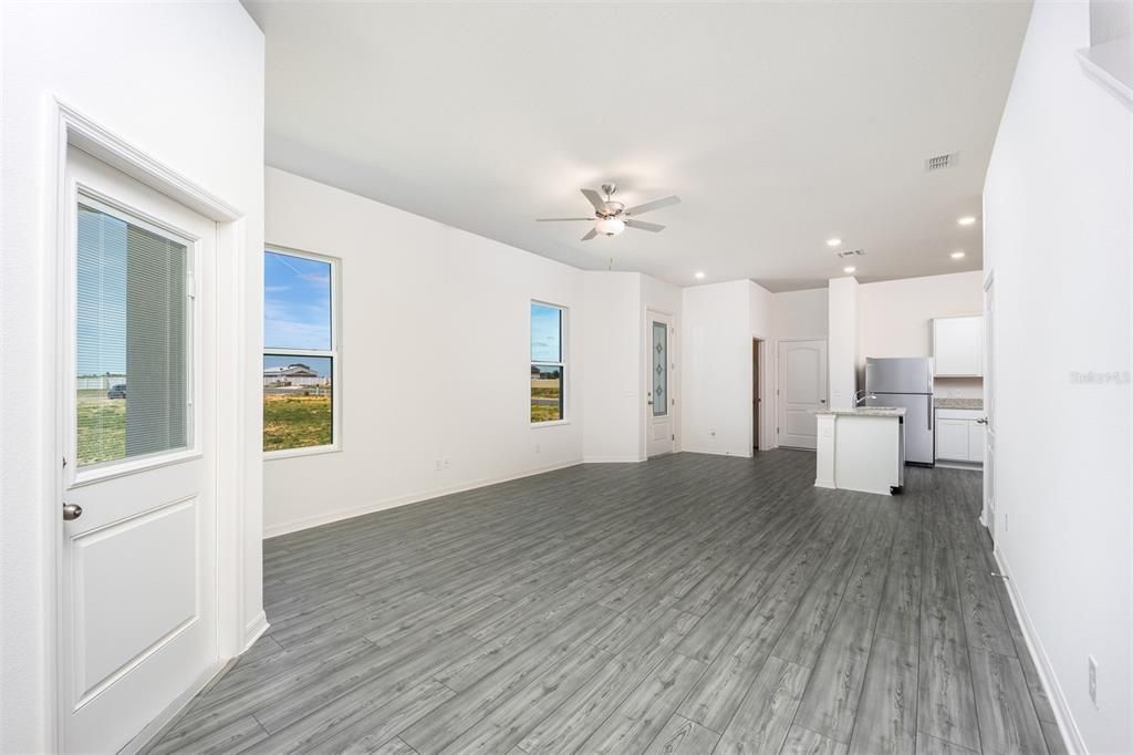 Active With Contract: $244,900 (3 beds, 2 baths, 1817 Square Feet)