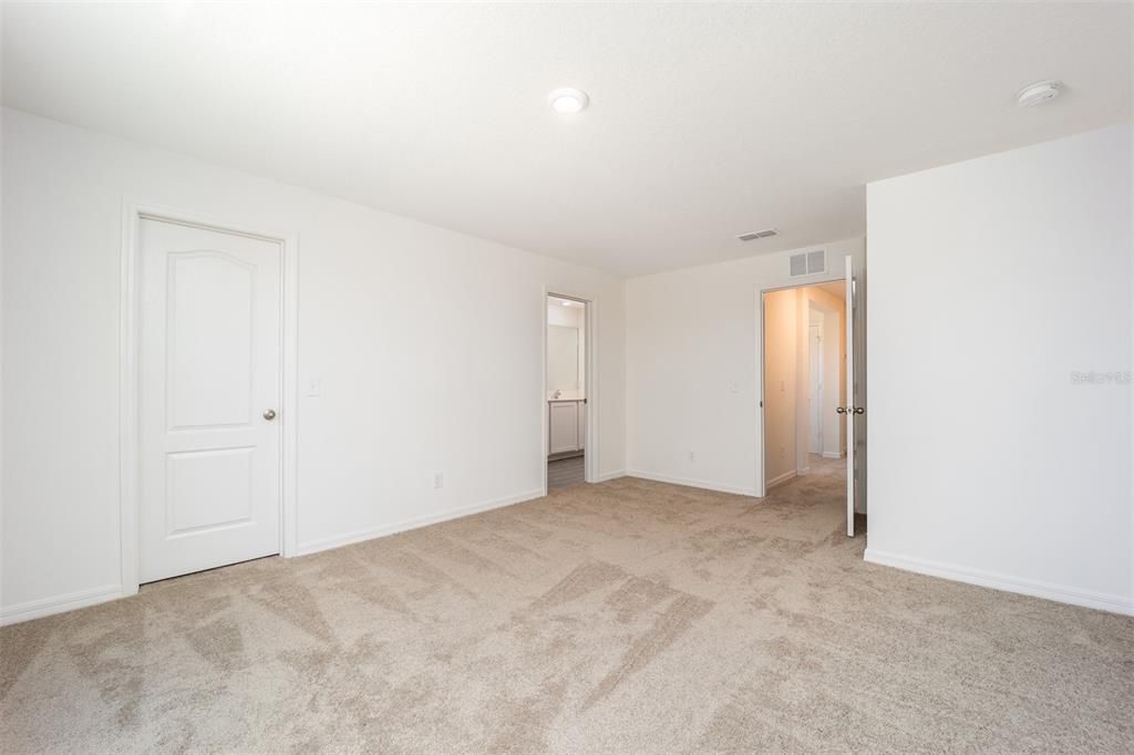 Active With Contract: $244,900 (3 beds, 2 baths, 1817 Square Feet)