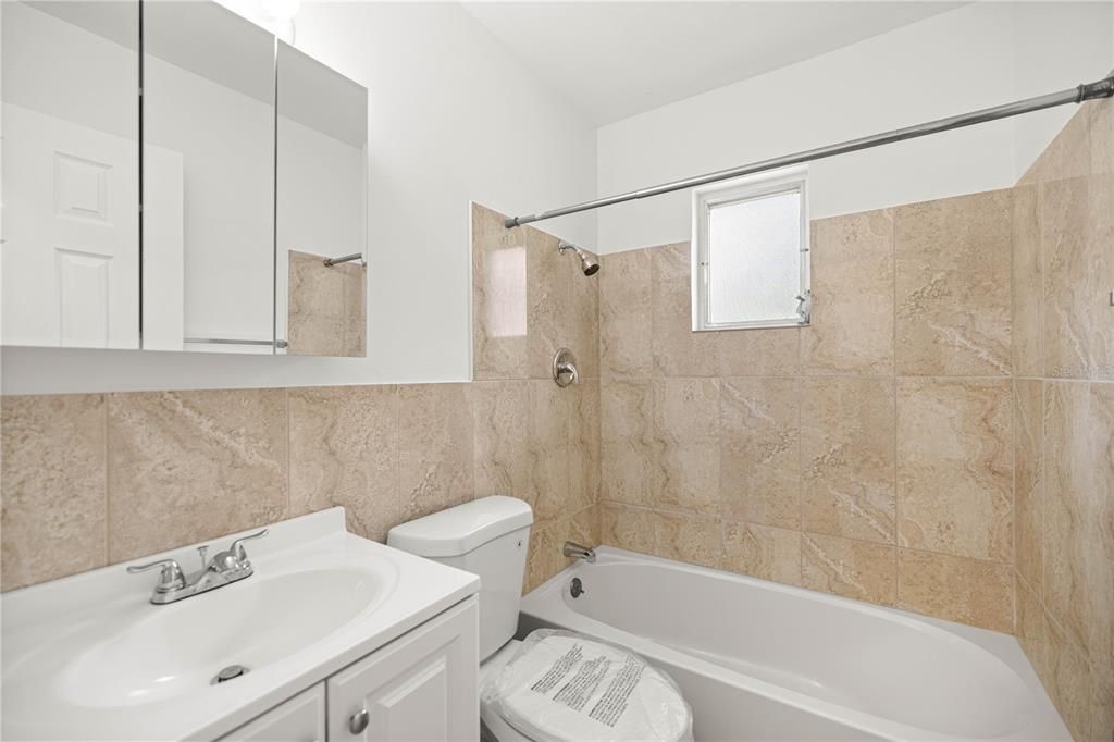 Active With Contract: $299,000 (4 beds, 0 baths, 986 Square Feet)