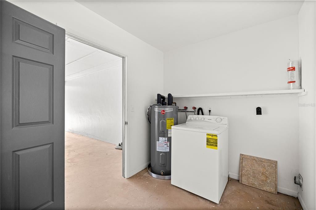 Active With Contract: $299,000 (4 beds, 0 baths, 986 Square Feet)