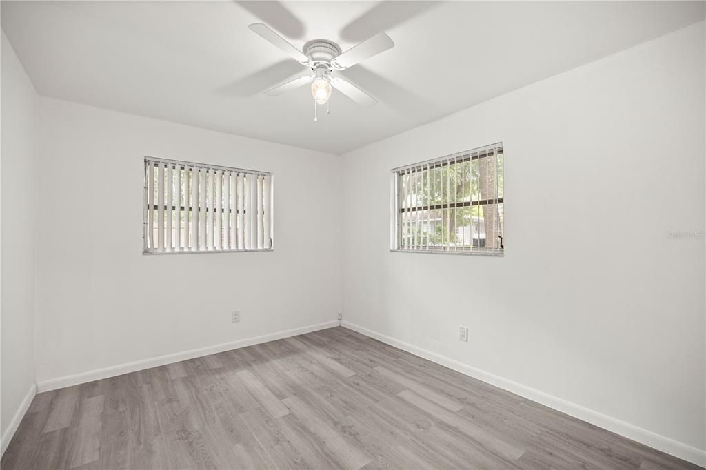 Active With Contract: $299,000 (4 beds, 0 baths, 986 Square Feet)