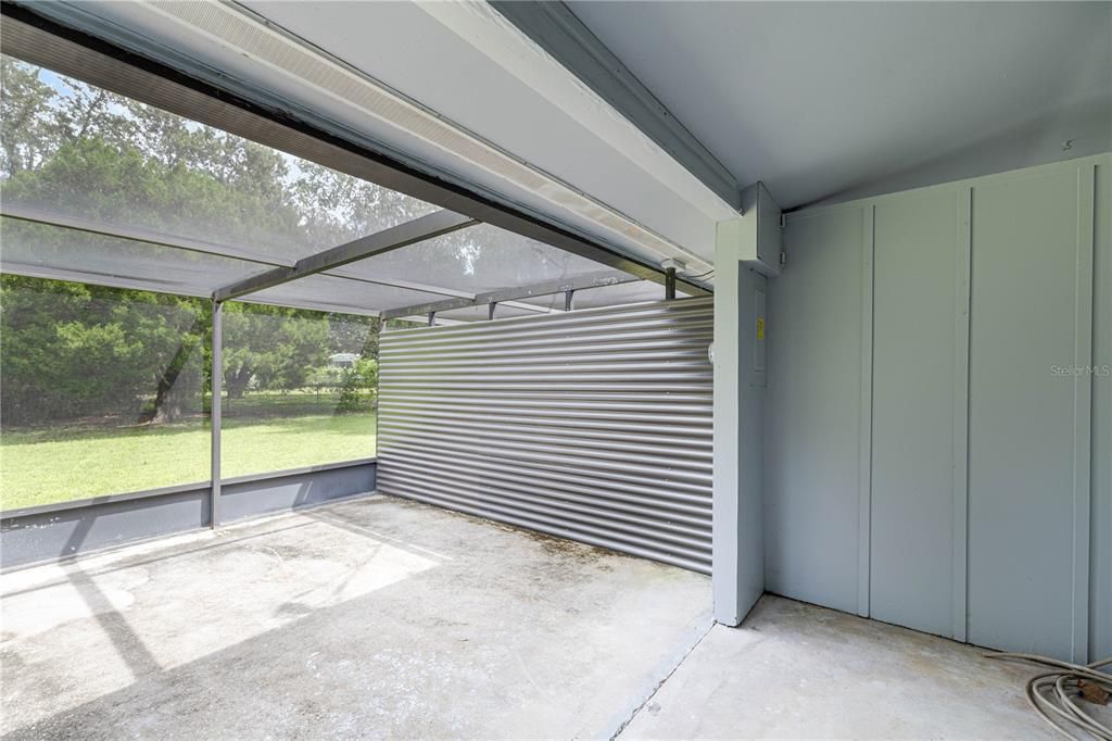 Active With Contract: $299,000 (4 beds, 0 baths, 986 Square Feet)