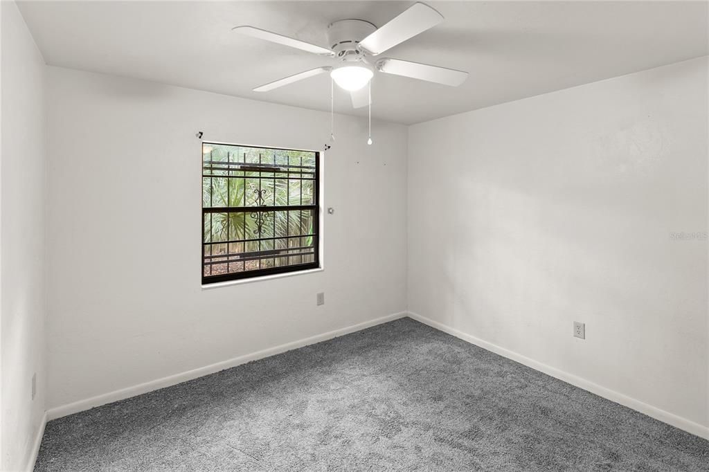 For Rent: $1,095 (2 beds, 1 baths, 1740 Square Feet)