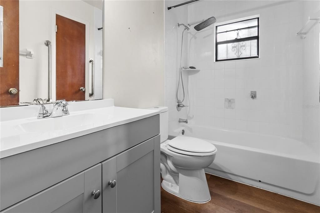 For Rent: $1,095 (2 beds, 1 baths, 1740 Square Feet)