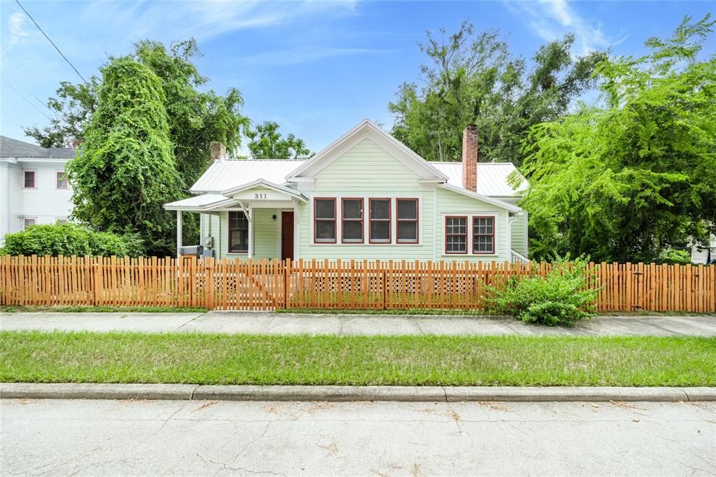 待售: $420,000 (4 贝兹, 2 浴室, 1346 平方英尺)