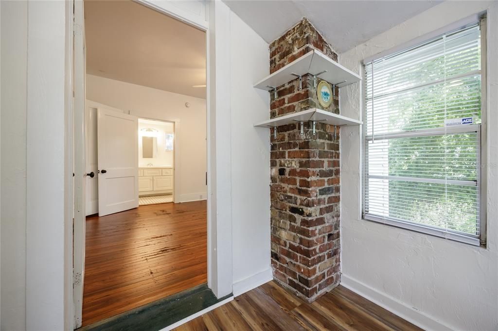 待售: $420,000 (4 贝兹, 2 浴室, 1346 平方英尺)