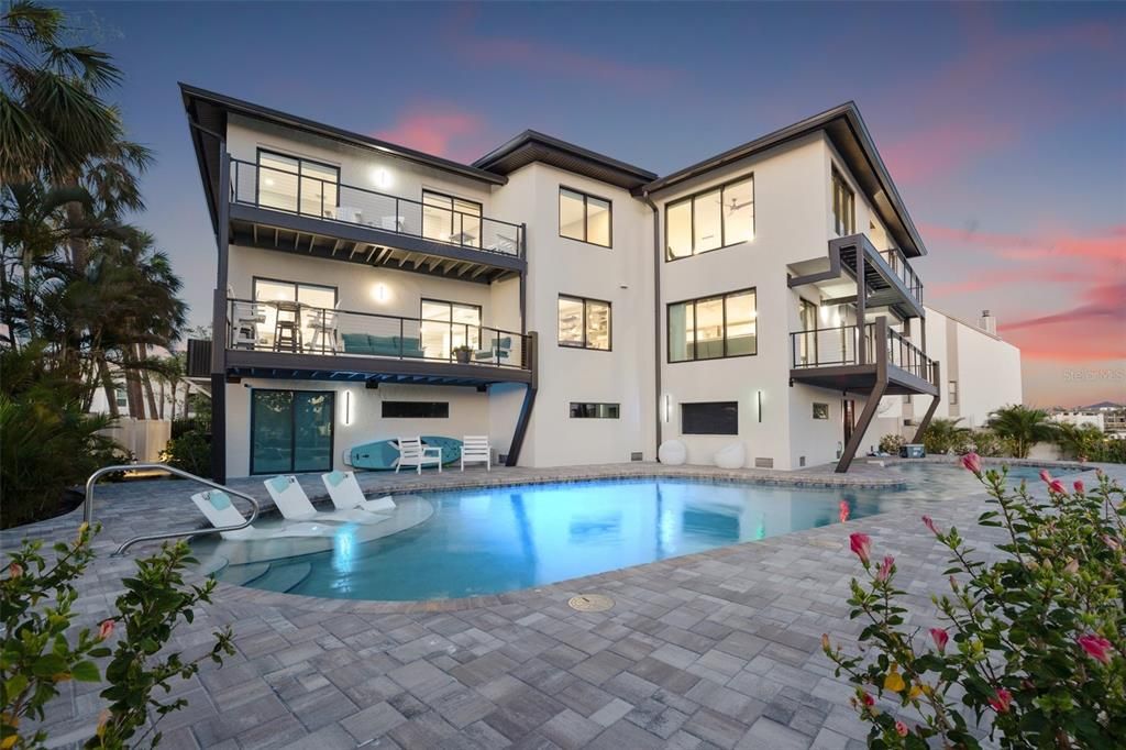 For Rent: $6,000 (3 beds, 3 baths, 1636 Square Feet)