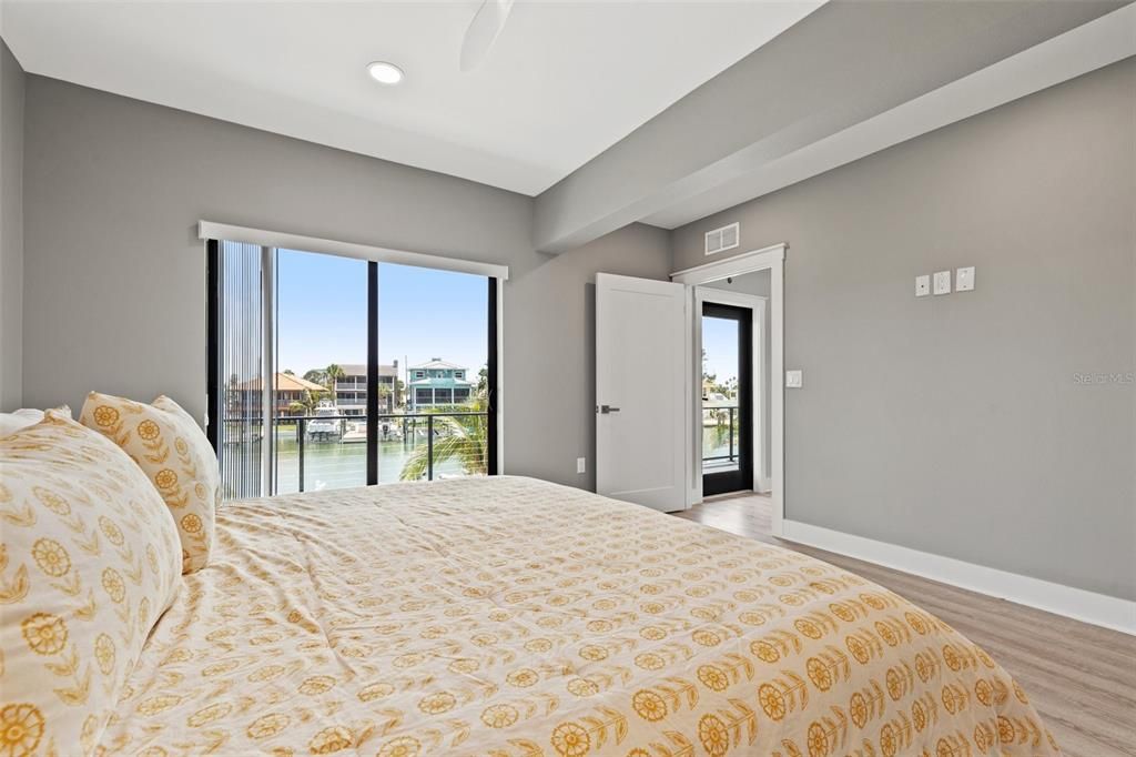 For Rent: $6,000 (3 beds, 3 baths, 1636 Square Feet)