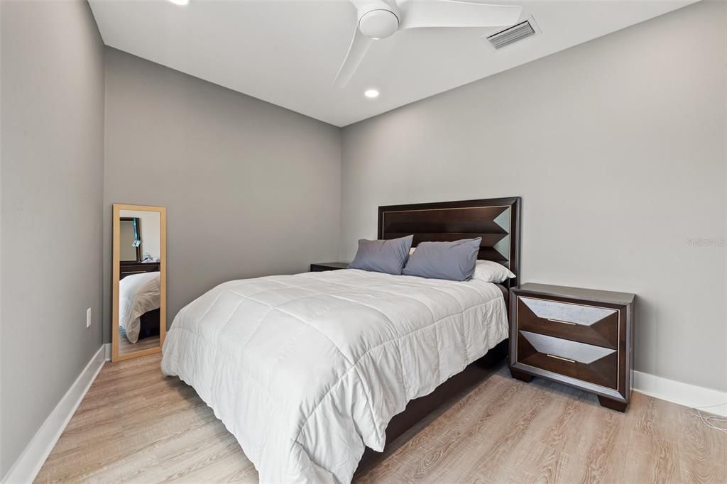 For Rent: $6,000 (3 beds, 3 baths, 1636 Square Feet)