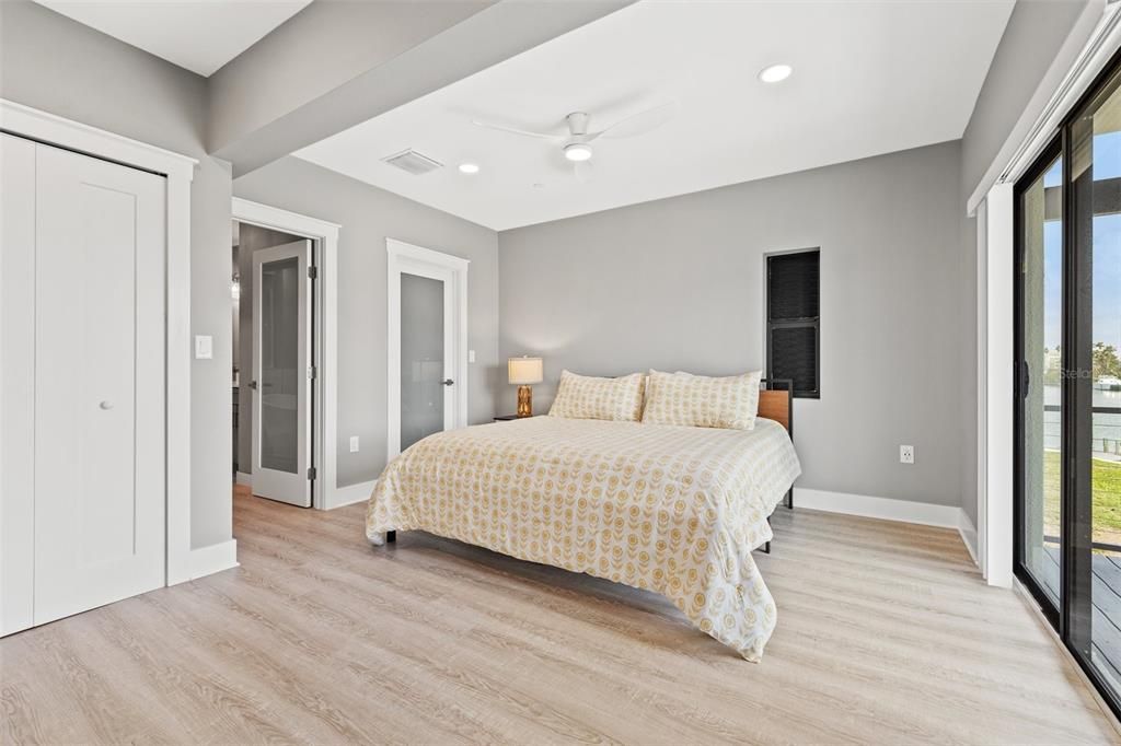 For Rent: $6,000 (3 beds, 3 baths, 1636 Square Feet)