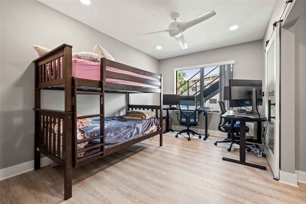 For Rent: $6,000 (3 beds, 3 baths, 1636 Square Feet)