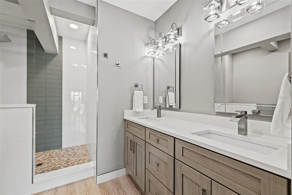 For Rent: $6,000 (3 beds, 3 baths, 1636 Square Feet)