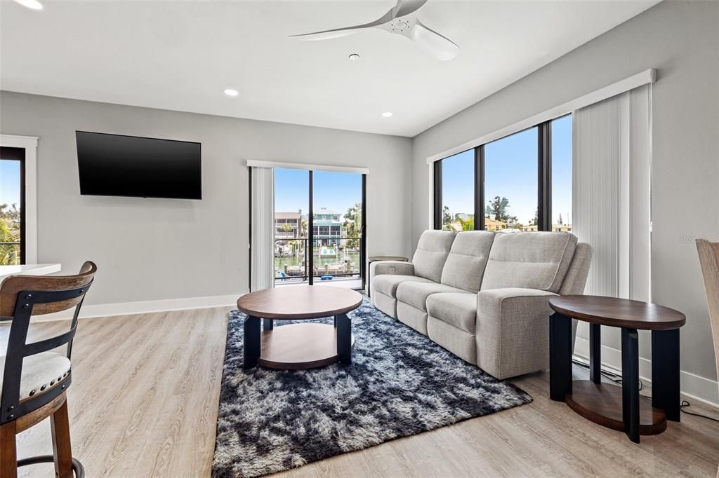 For Rent: $6,000 (3 beds, 3 baths, 1636 Square Feet)