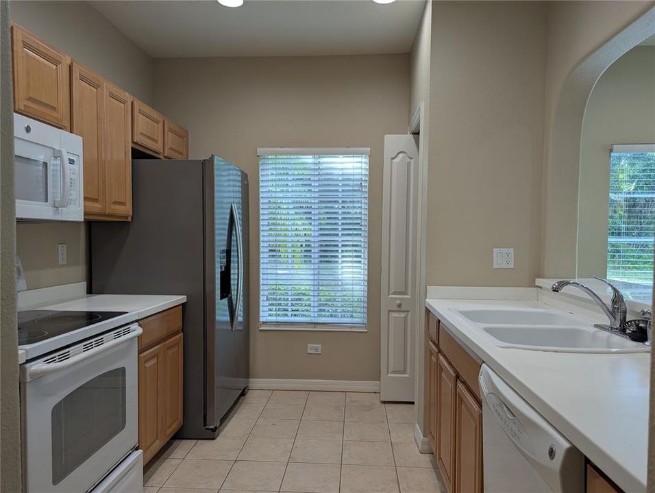 For Rent: $1,800 (3 beds, 2 baths, 1200 Square Feet)